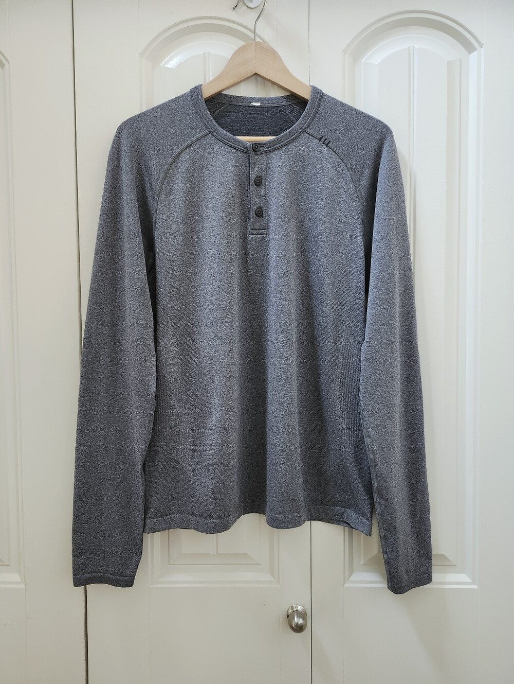 Lululemon Mens Metal Tech Henley Long Sleeve